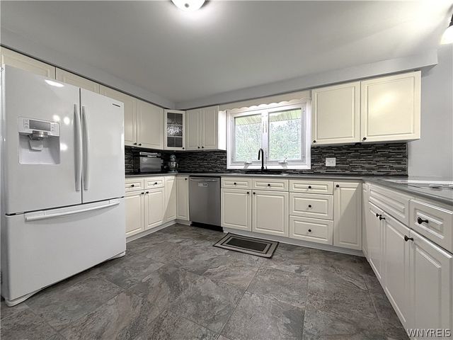 4858 Smiley Terrace, Clarence, NY 14031