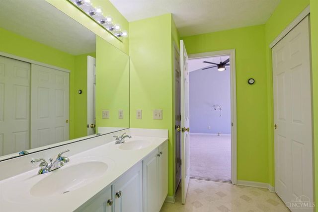 1211 Parkside Drive, Batavia, OH 45103