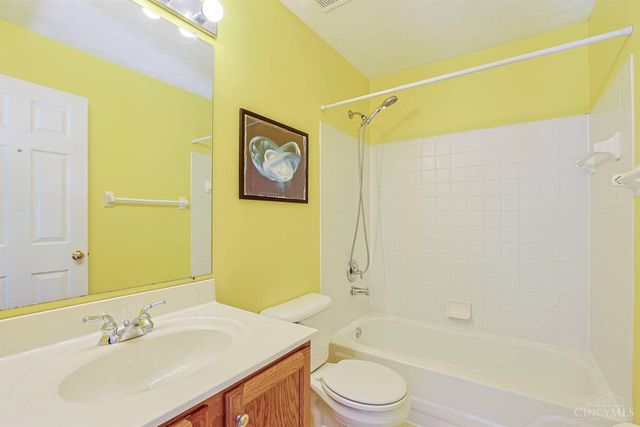 1211 Parkside Drive, Batavia, OH 45103