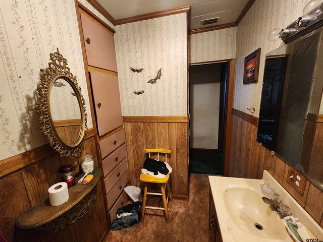 528 County Road 1512, Jacksonville, TX 75766