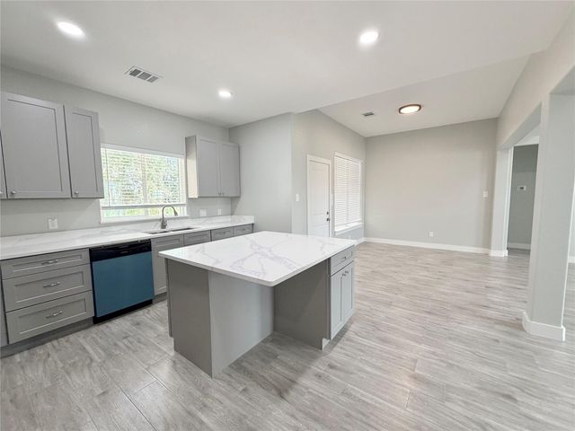 1204 Road 5203, Cleveland, TX 77327