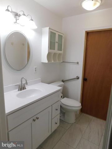 87A W BLUEBELL LN, Mount Laurel, NJ 08054