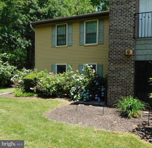 87A W BLUEBELL LN, Mount Laurel, NJ 08054