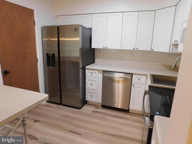 87A W BLUEBELL LN, Mount Laurel, NJ 08054
