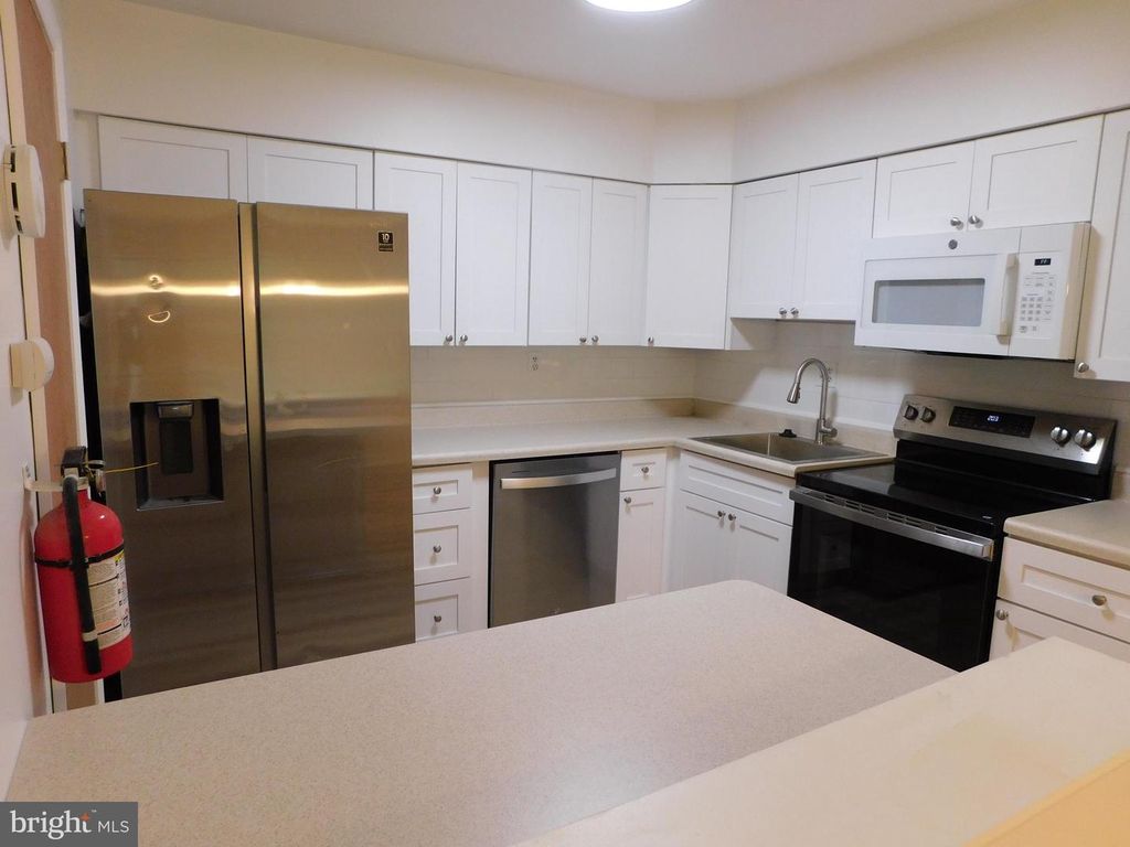 87A W BLUEBELL LN, Mount Laurel, NJ 08054