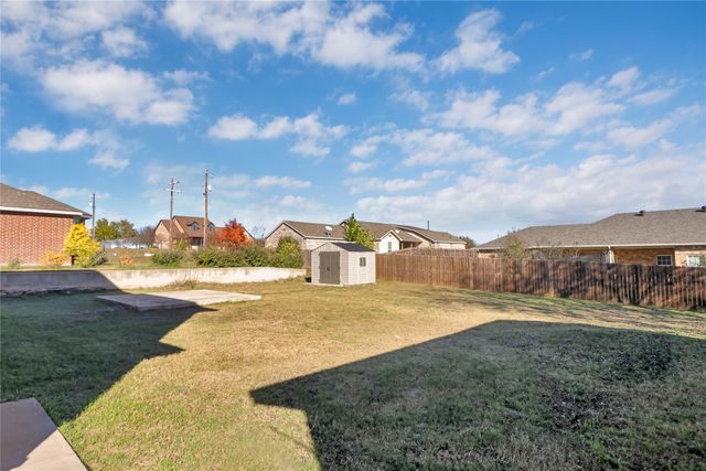 5619 Robs Court, Fort Worth, TX 76126