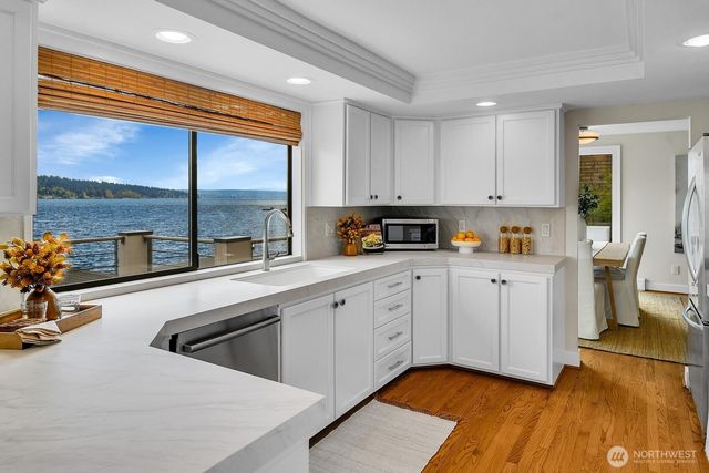 12570 Riviera Place NE, Seattle, WA 98125