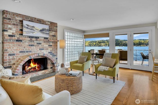 12570 Riviera Place NE, Seattle, WA 98125