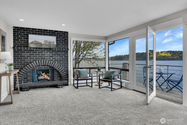 12570 Riviera Place NE, Seattle, WA 98125