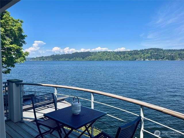 12570 Riviera Place NE, Seattle, WA 98125