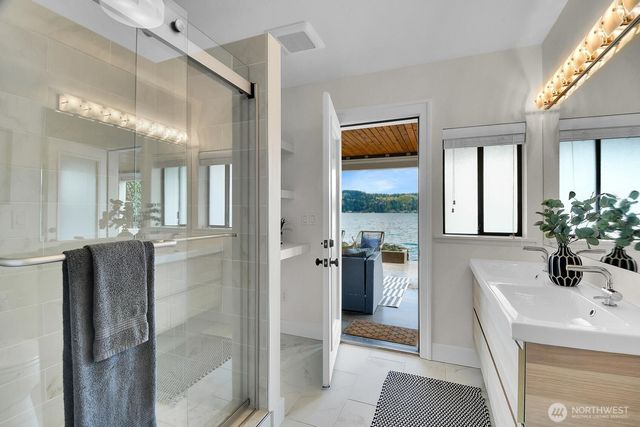 12570 Riviera Place NE, Seattle, WA 98125