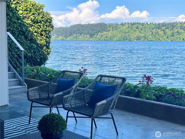 12570 Riviera Place NE, Seattle, WA 98125