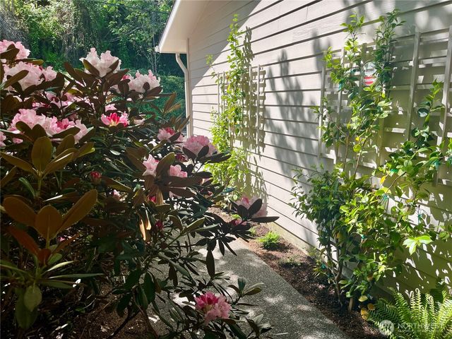 12570 Riviera Place NE, Seattle, WA 98125