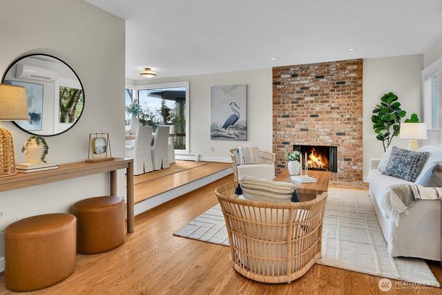 12570 Riviera Place NE, Seattle, WA 98125
