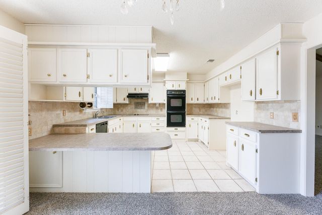 7920 Albany Avenue, Lubbock, TX 79424