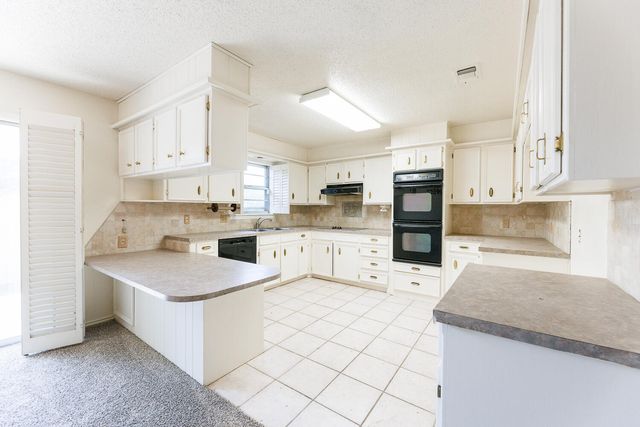 7920 Albany Avenue, Lubbock, TX 79424