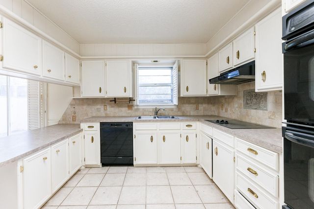 7920 Albany Avenue, Lubbock, TX 79424