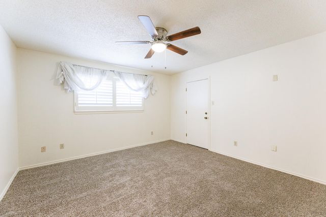 7920 Albany Avenue, Lubbock, TX 79424