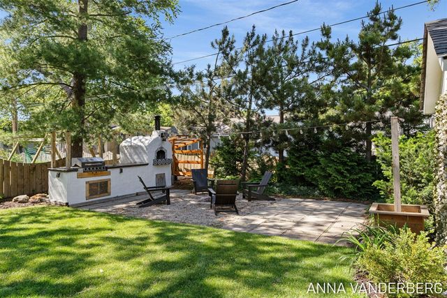 31 W 28th Street, Holland, MI 49423