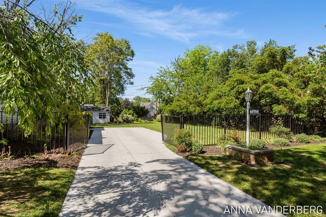 31 W 28th Street, Holland, MI 49423