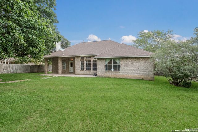 116 River Knl, Castroville, TX 78009