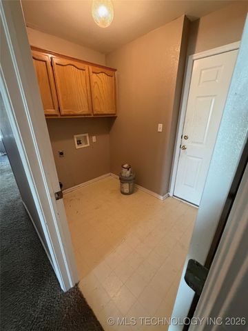 3801 W Hartford Street, Broken Arrow, OK 74012