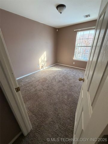 3801 W Hartford Street, Broken Arrow, OK 74012