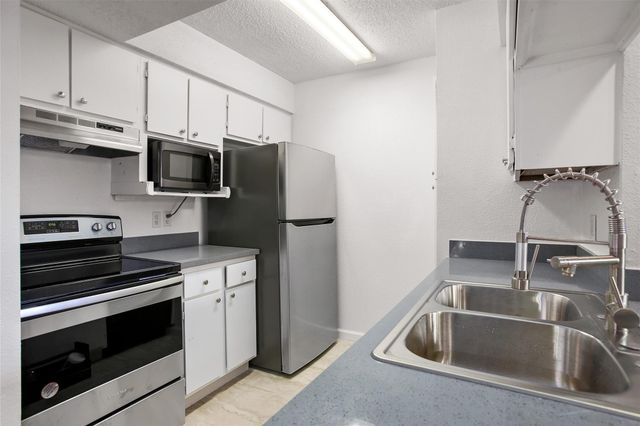260 El Dorado Boulevard 2407, Houston, TX 77598