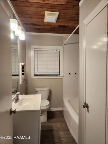 1207 Robert Street, Rayne, LA 70578