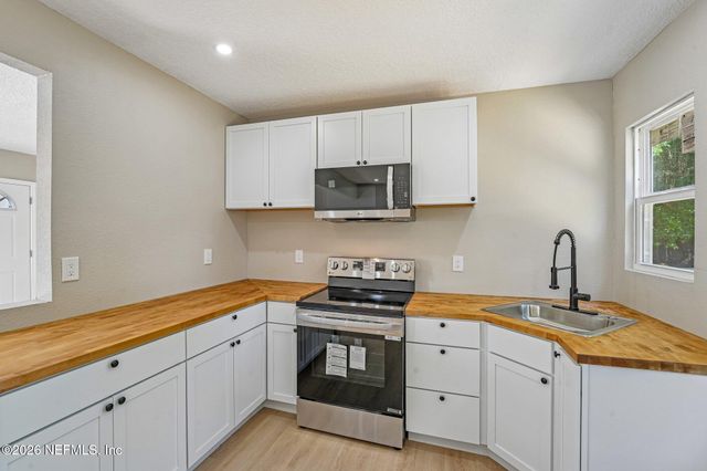 547 W 49TH Street, Jacksonville, FL 32208