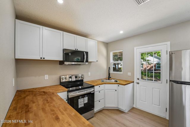 547 W 49TH Street, Jacksonville, FL 32208