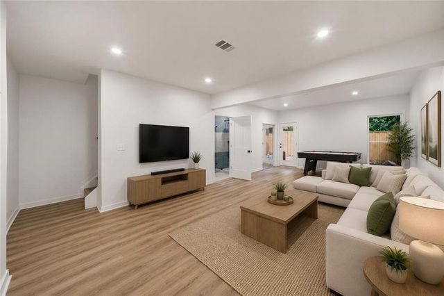 1105 Wedgewood Way, Atlanta, GA 30350