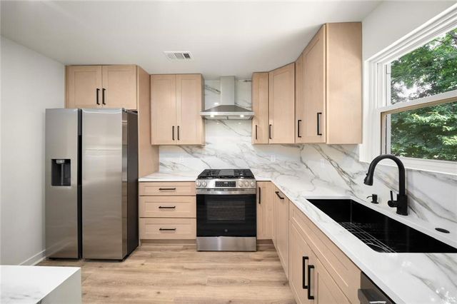 1105 Wedgewood Way, Atlanta, GA 30350