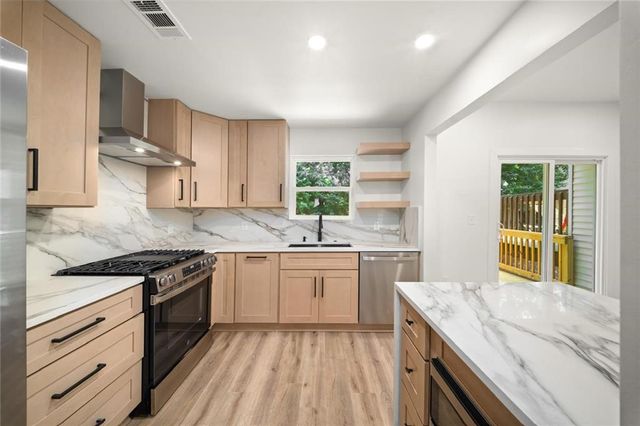 1105 Wedgewood Way, Atlanta, GA 30350
