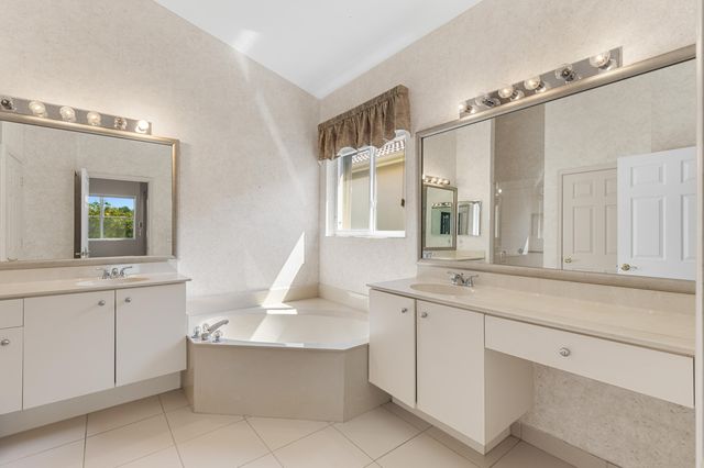 3930 Palladium Lake Drive, Boynton Beach, FL 33436