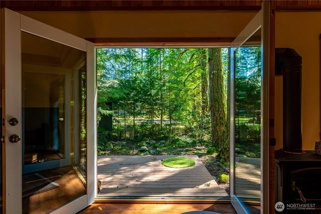 7480 Glacier Springs Drive, Deming, WA 98244