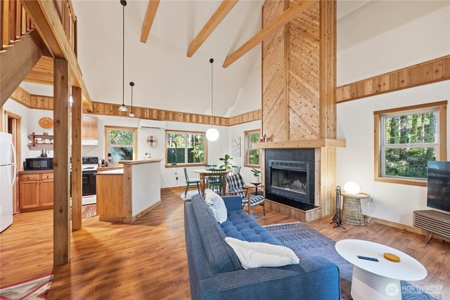 7480 Glacier Springs Drive, Deming, WA 98244