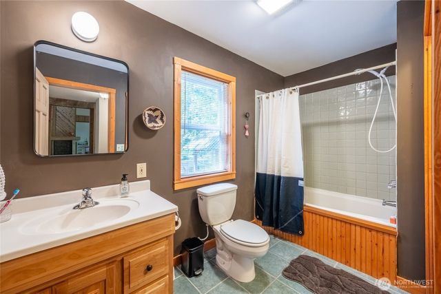 7480 Glacier Springs Drive, Deming, WA 98244