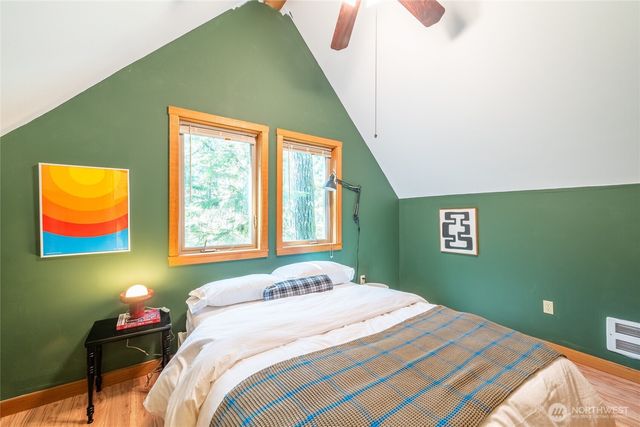 7480 Glacier Springs Drive, Deming, WA 98244