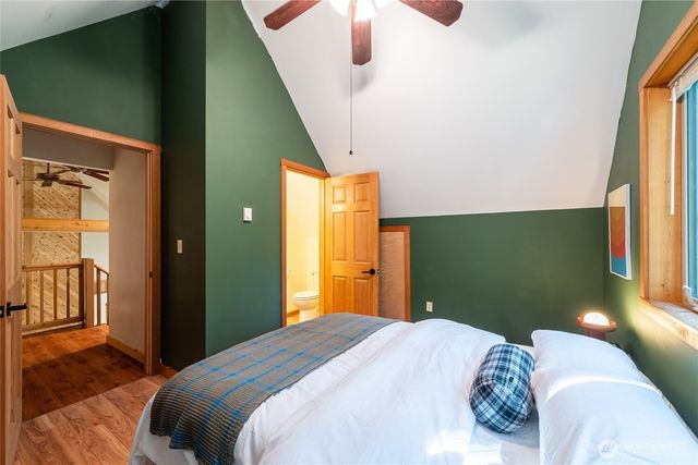 7480 Glacier Springs Drive, Deming, WA 98244
