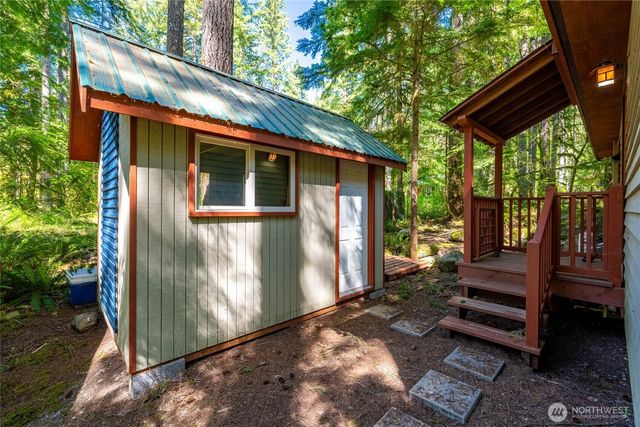 7480 Glacier Springs Drive, Deming, WA 98244