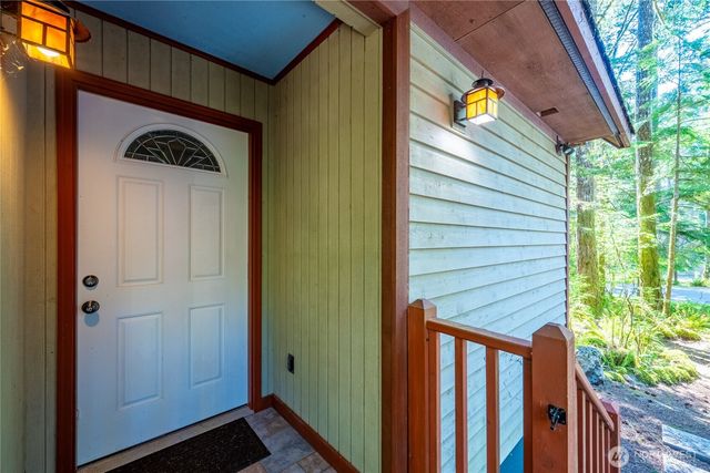 7480 Glacier Springs Drive, Deming, WA 98244