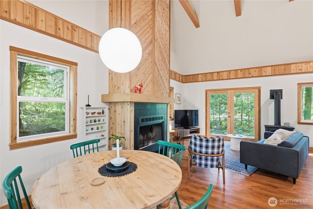 7480 Glacier Springs Drive, Deming, WA 98244