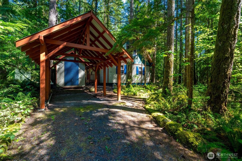 7480 Glacier Springs Drive, Deming, WA 98244