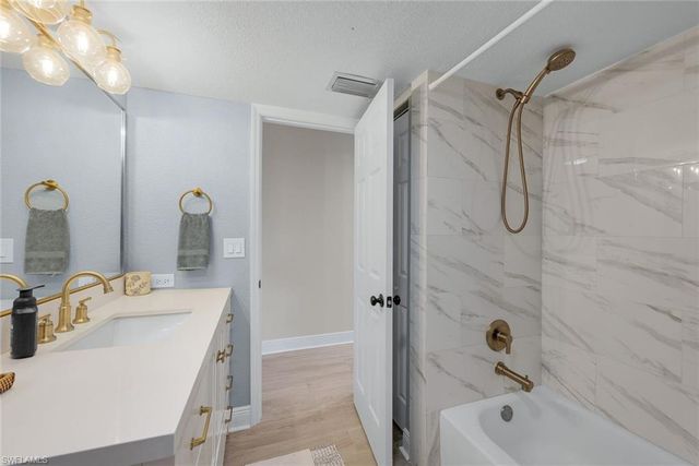 896 Buttonwood DR 108, Fort Myers Beach, FL 33931