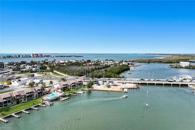 896 Buttonwood DR 108, Fort Myers Beach, FL 33931