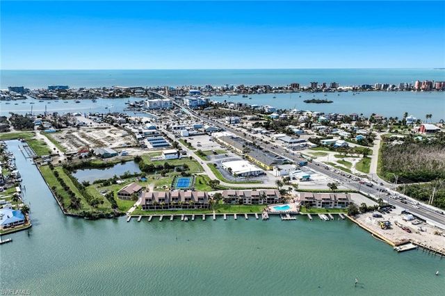 896 Buttonwood DR 108, Fort Myers Beach, FL 33931