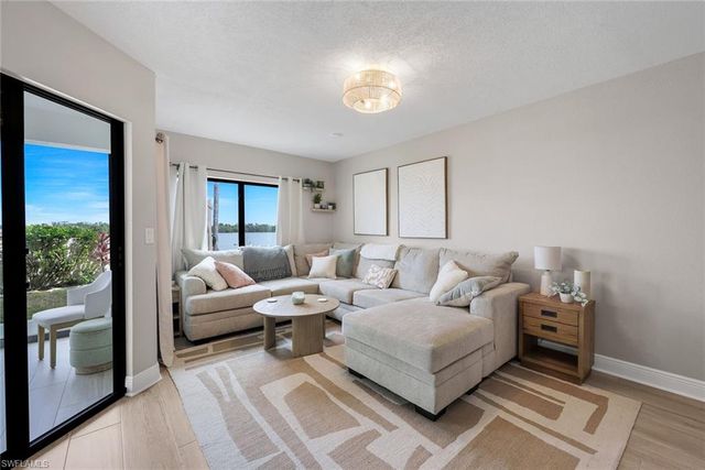 896 Buttonwood DR 108, Fort Myers Beach, FL 33931