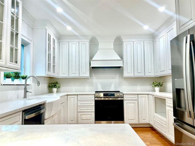 35 Summit Drive, Mahopac, NY 10541