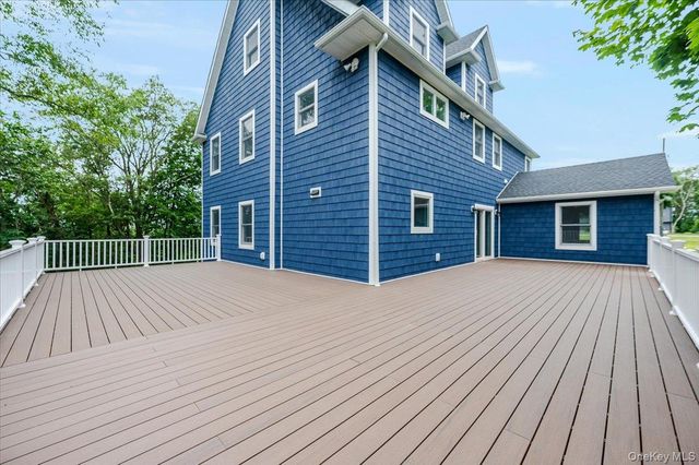 35 Summit Drive, Mahopac, NY 10541